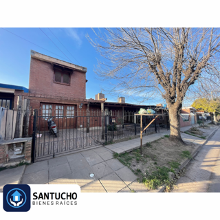 PROPIEDAD EN VENTA: CASA DE DOS PLANTAS foto 5