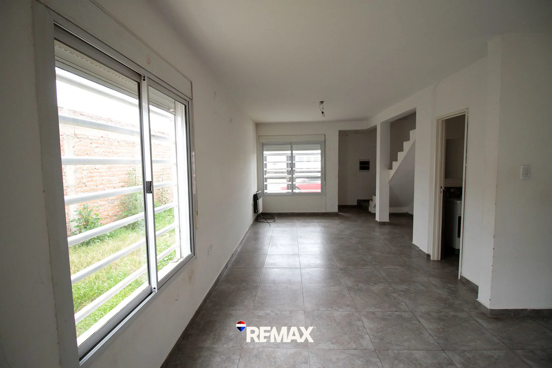 DÚPLEX 3 AMBIENTES EN VENTA /COCHERA/ PATIO foto 5
