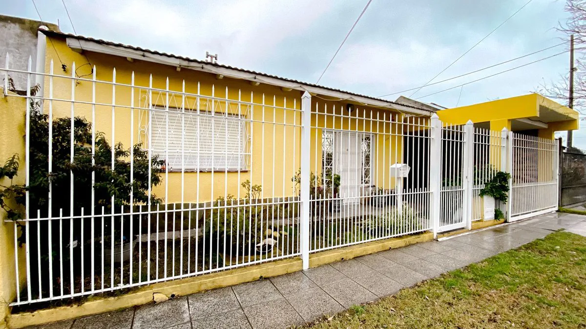 VENTA CASA 3 AMBIENTES CON QUINCHO Y PARQUE foto 2