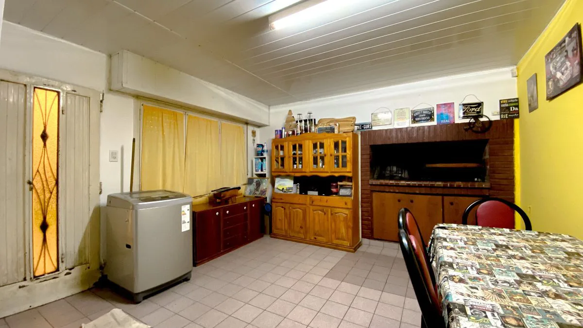 VENTA CASA 3 AMBIENTES CON QUINCHO Y PARQUE foto 4