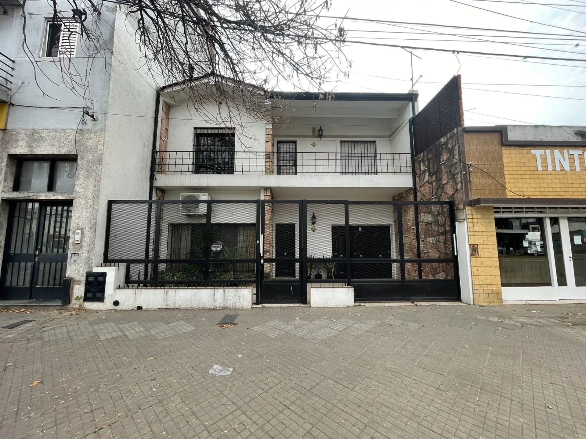 LOTE CONSTRUCTORA  PB MAS 6 VENTA BV 27 DE FEBRERO foto 2
