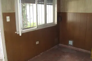 ADROGUE: OPORTUNIDAD !! CASA C/4 DORMIT,GARAJE Y DEPTO FDO C/3 HABITAC.EXC UBICAC.IDEAL VIVIENDA O DESARROLLO INMOBILIARIO. APTO CRED.HIP.GALICIA/SANT foto 2