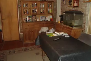 ADROGUE: OPORTUNIDAD !! CASA C/4 DORMIT,GARAJE Y DEPTO FDO C/3 HABITAC.EXC UBICAC.IDEAL VIVIENDA O DESARROLLO INMOBILIARIO. APTO CRED.HIP.GALICIA/SANT foto 4