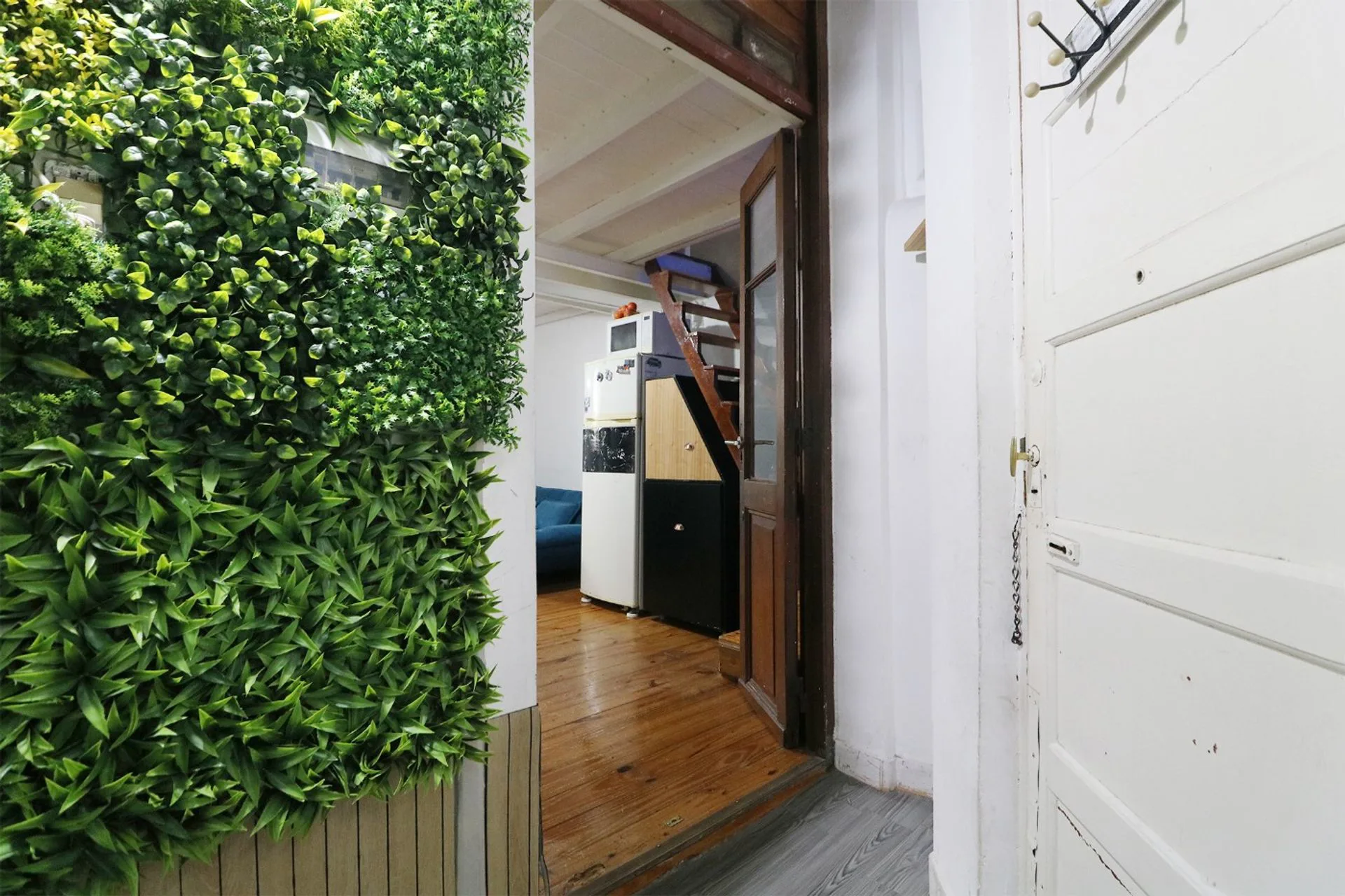VENTA DE MONOAMBIENTE CON ENTREPISO EN ABASTO foto 4