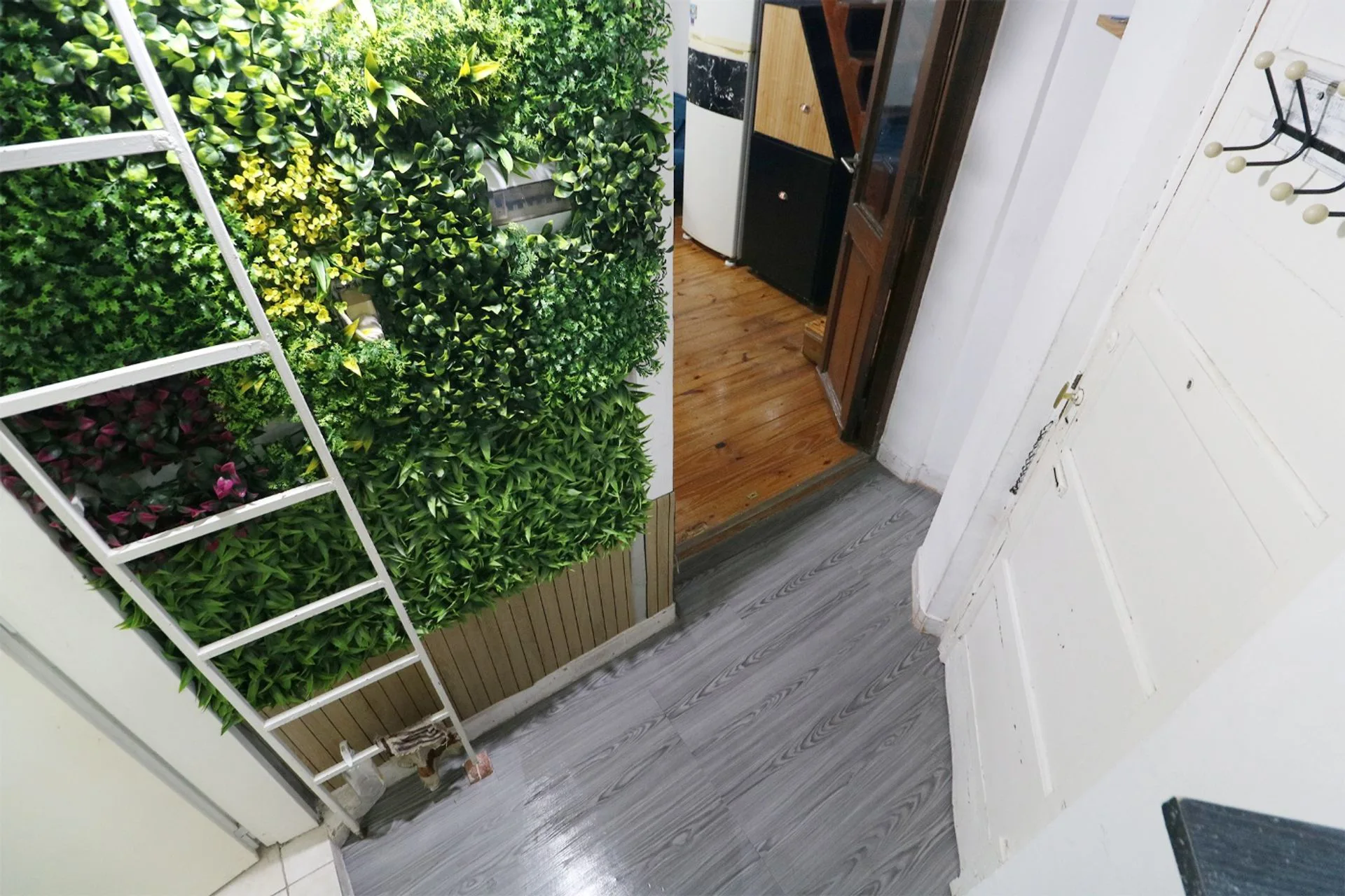 VENTA DE MONOAMBIENTE CON ENTREPISO EN ABASTO foto 5