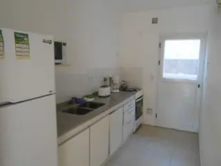 Departamento de 1 dormitorio con patio y jardín propios. A 200 mts del mar. Departamento en Venta. foto 3