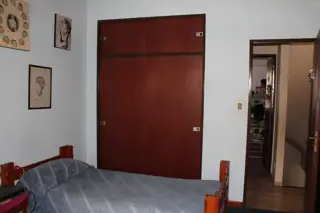 CHALET EN VILLA BOSCH DE 5 AMBIENTES  FONDO LIBRE Y DEPTO. EN FONDO DE 2 AMB. foto 5