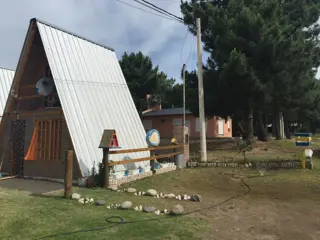 Cabañas Alpinas bien equipadas en Barrio Las dunas, Monte Hermoso foto 1