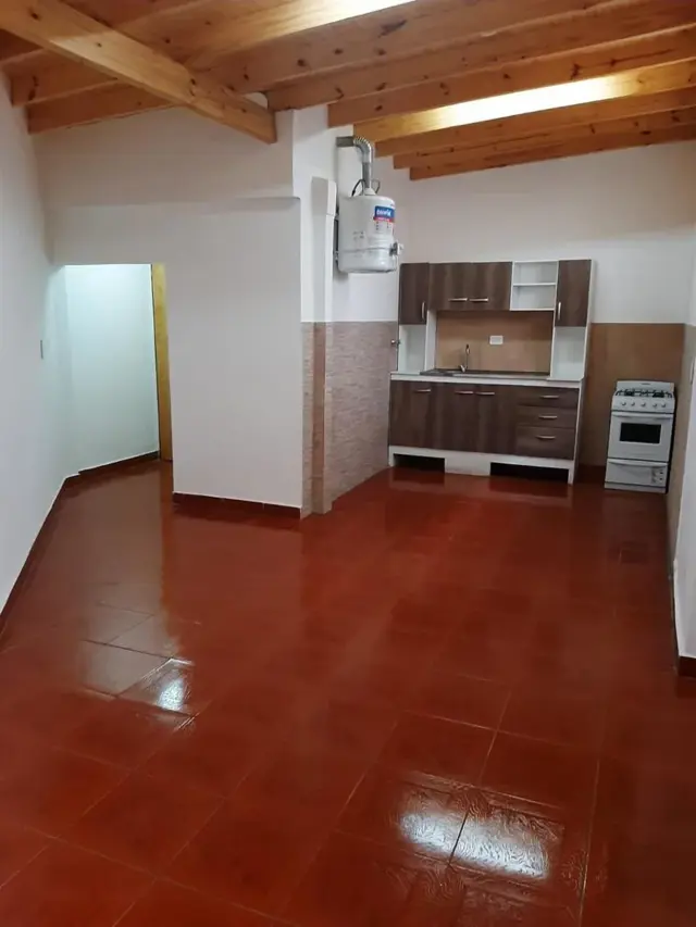 Alquiler Departamento monoambiente tipo casa 1 piso x escalera
