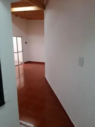 Alquiler Departamento monoambiente tipo casa 1 piso x escalera foto 3