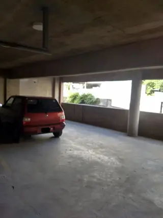 Cochera con montacarga. foto 1
