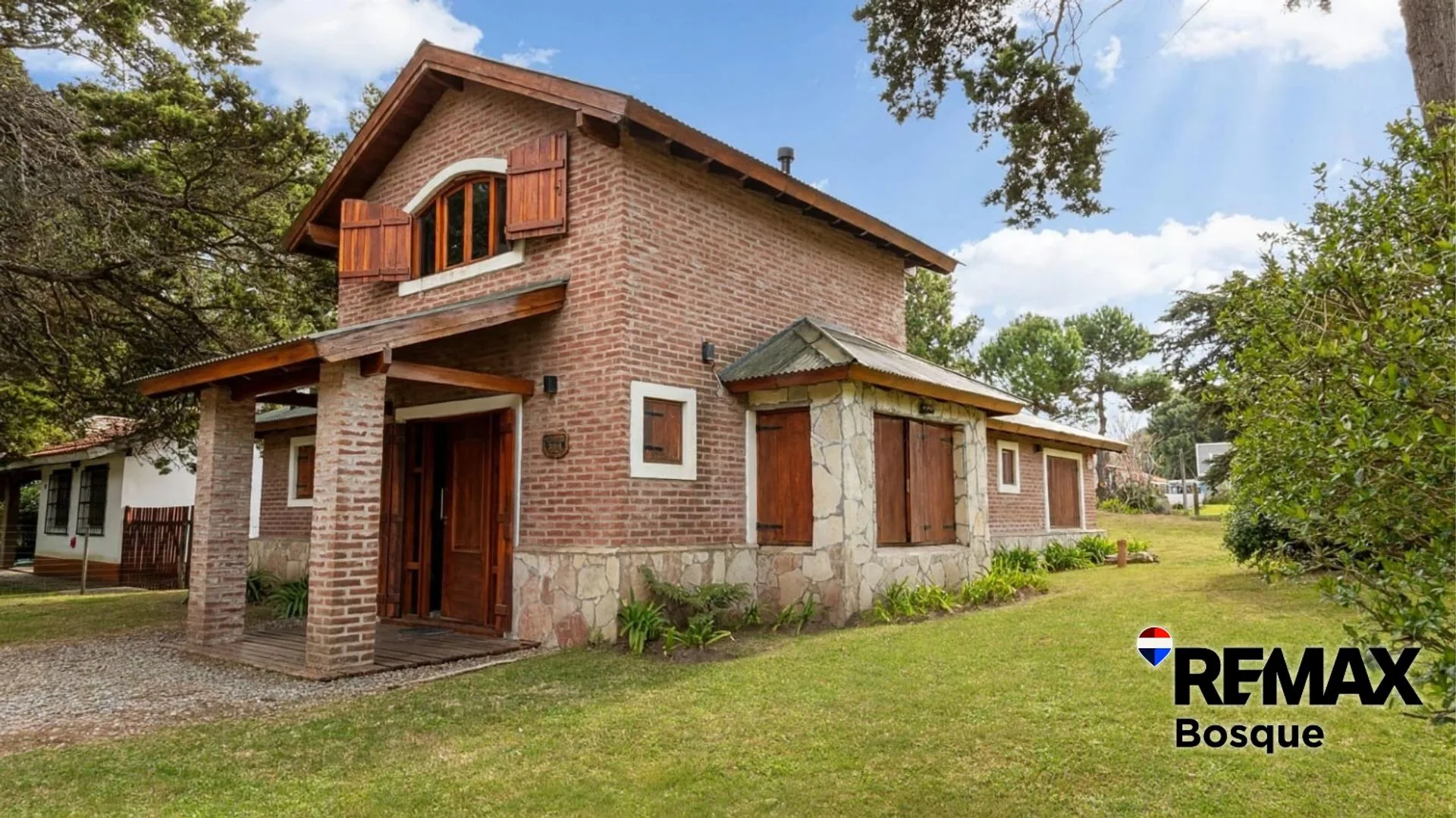 VENTA CASA VALERIA DEL MAR 4 AMBIENTES