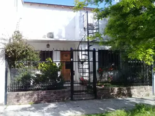 EXCELENTE CASA EN 2 PLANTAS foto 1