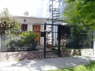 EXCELENTE CASA EN 2 PLANTAS foto 2