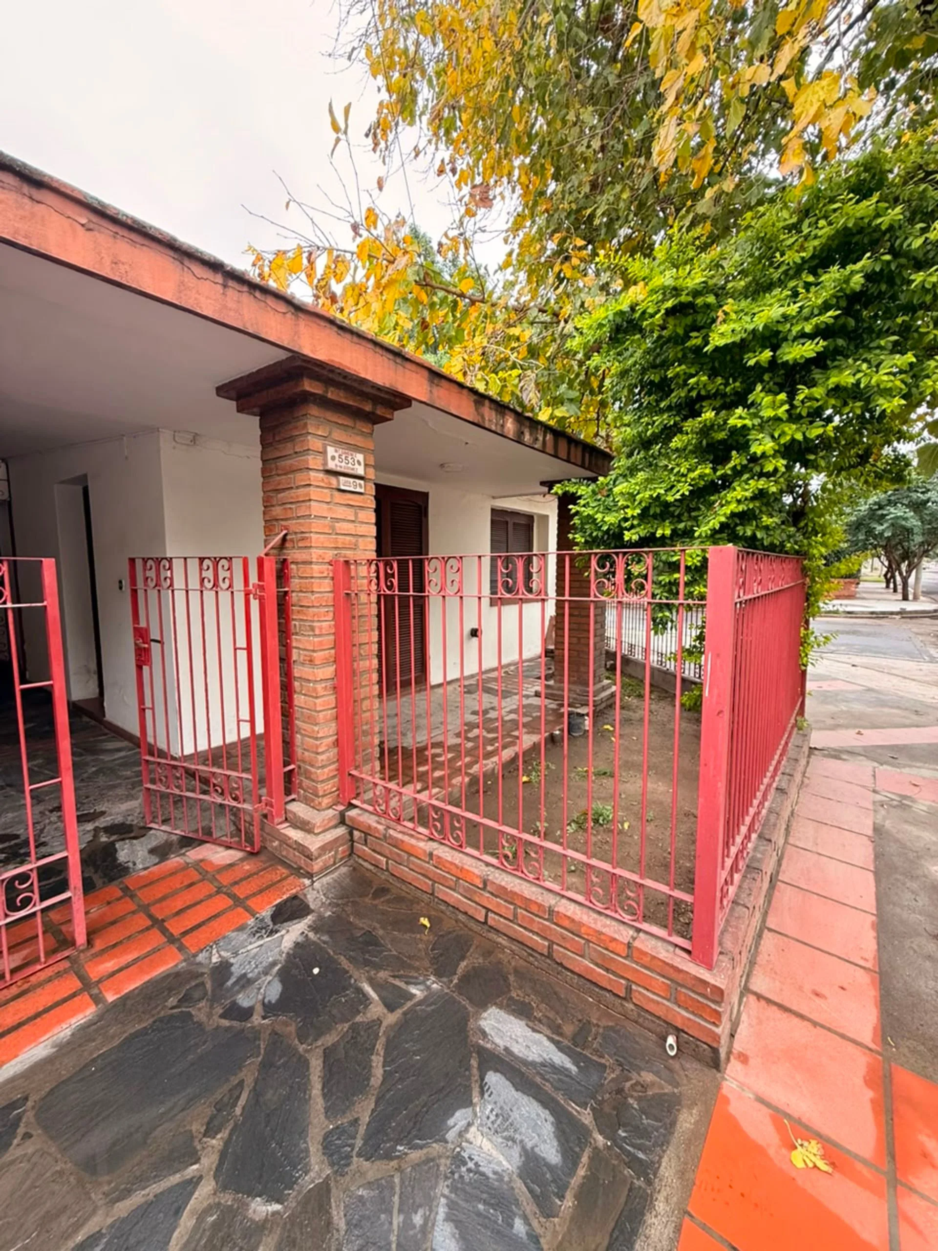 Se vende casa a metros de Av Acosta Villafañez
