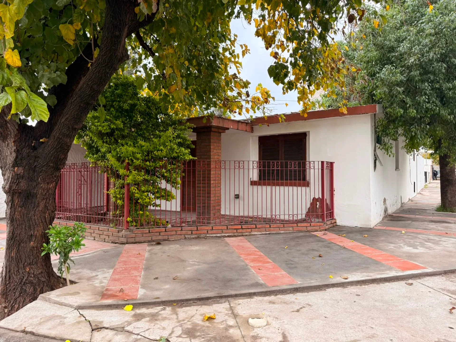 Se vende casa a metros de Av Acosta Villafañez foto 2