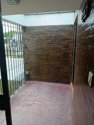 Alquiler Casa 4 dormitorios garage doble en Parque República. foto 4