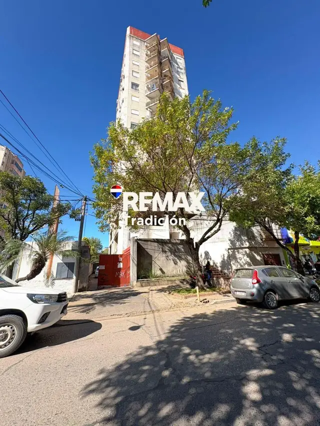 Dpto venta 3 amb. microcentro