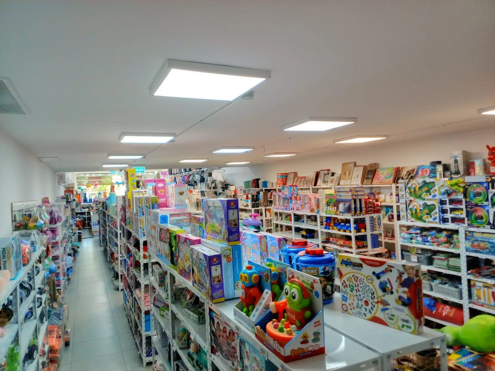 Local en Venta | Bº Centro | Dos plantas | Amplio Salon | Deposito y Oficinas foto 5