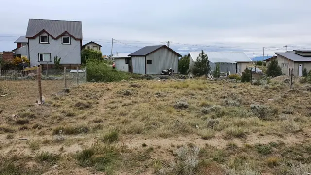 Excelente terreno con vista al Cerro Calafate en Barrio Villa Parque, cuenta con todos los servicios. Oportunidad uníca.