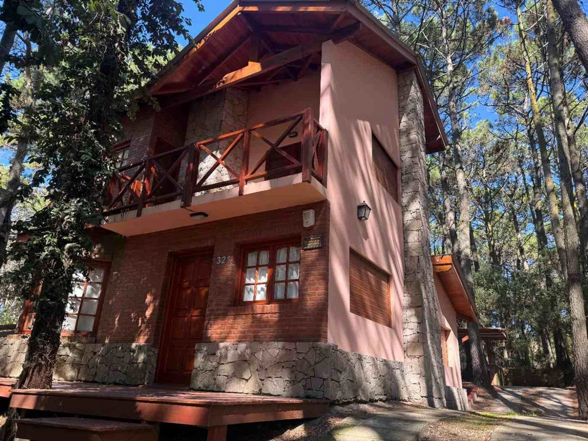 Venta casa Mar Azul 4 ambientes cerca del mar