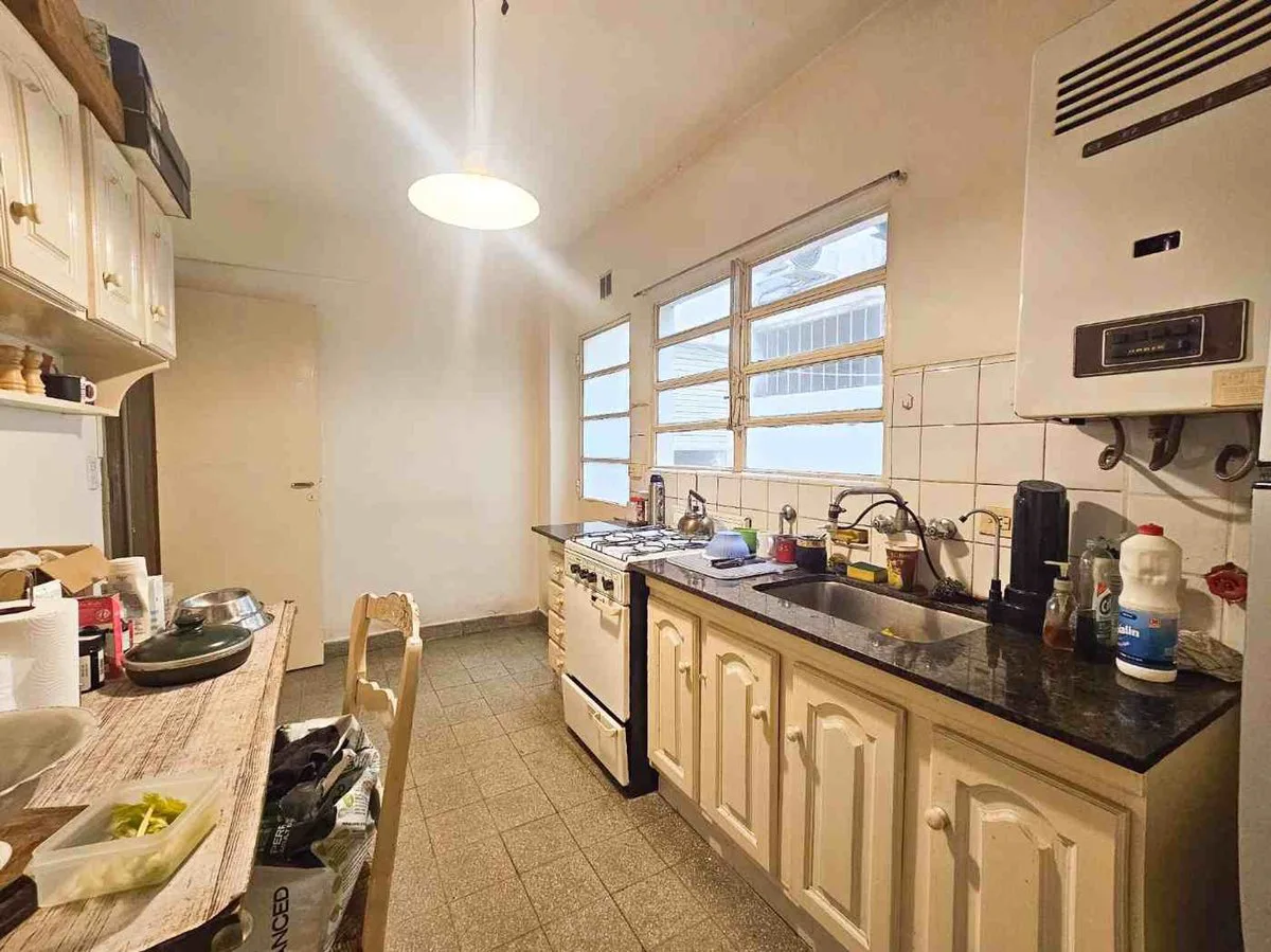 Venta departamento 3 ambientes con doble patio. foto 2