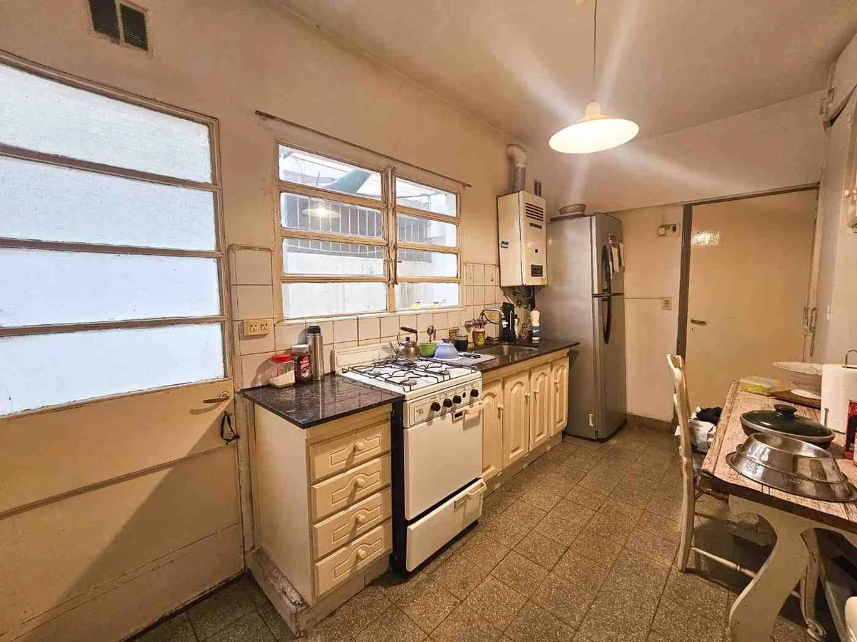 Venta departamento 3 ambientes con doble patio. foto 3