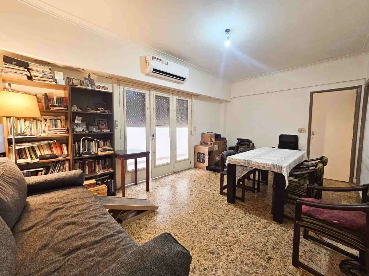 Venta departamento 3 ambientes con doble patio. foto 4