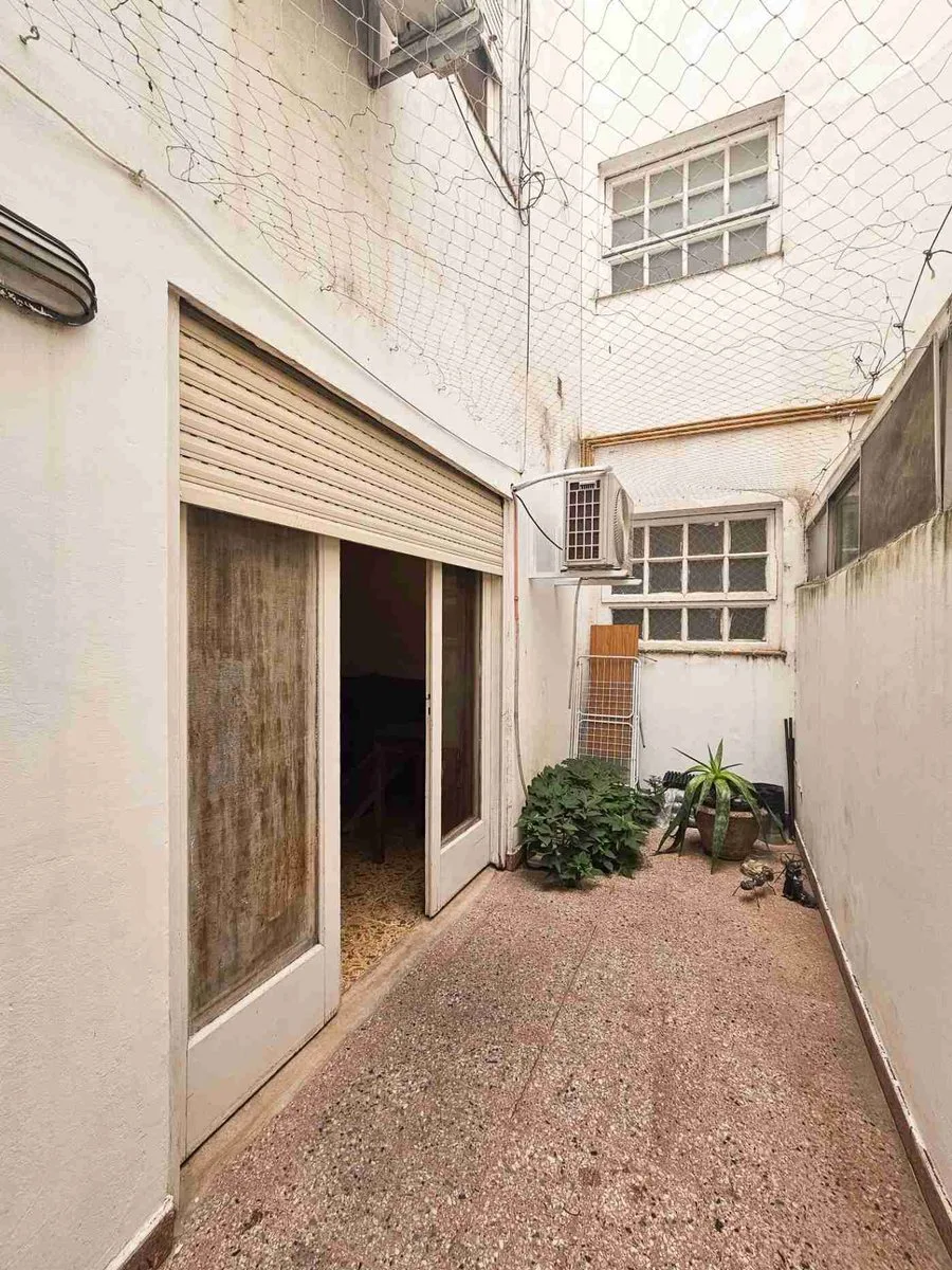 Venta departamento 3 ambientes con doble patio. foto 5