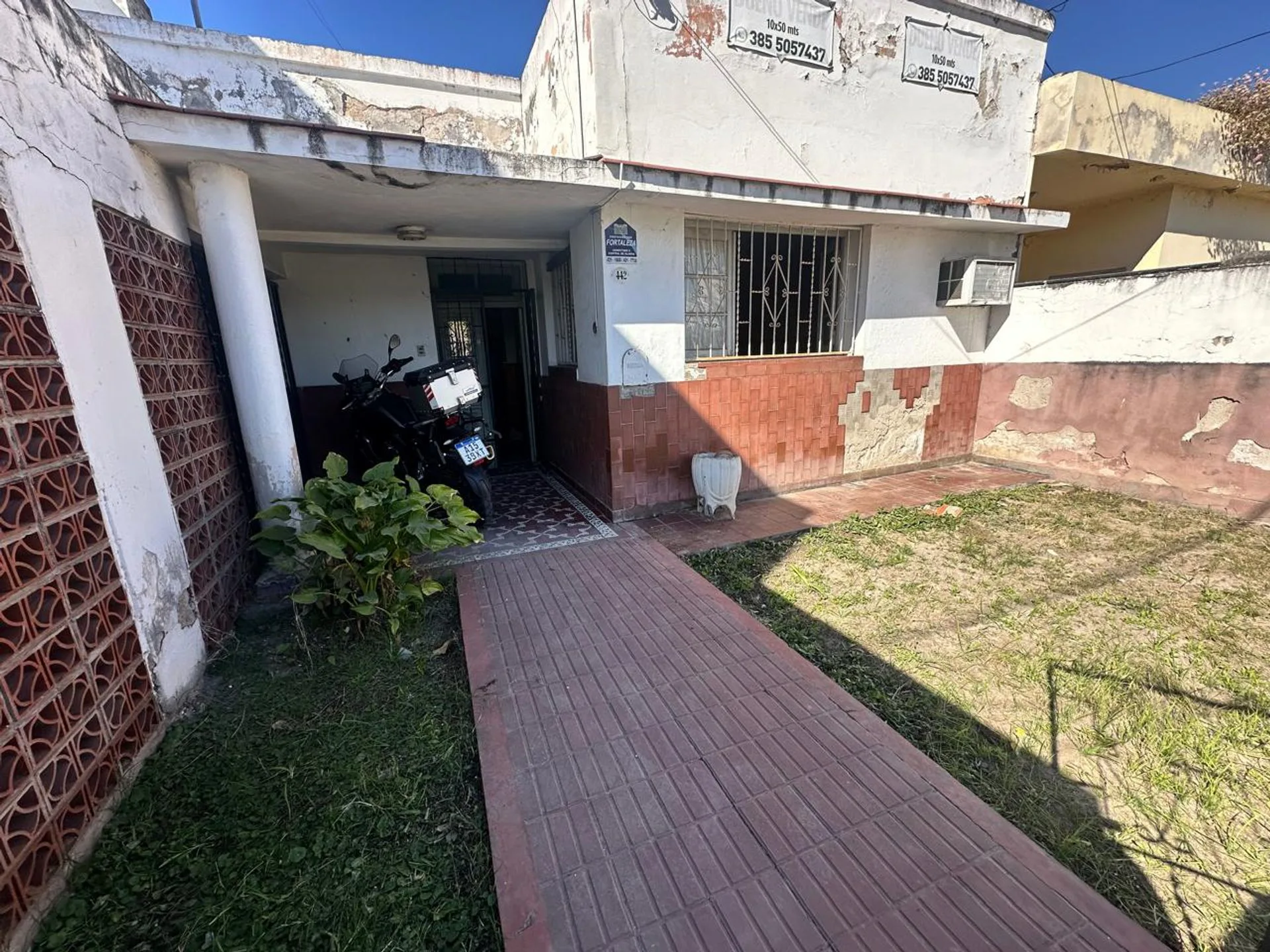 Hermosa casa en calle GUEMES 442  Terreno 10x45 foto 2