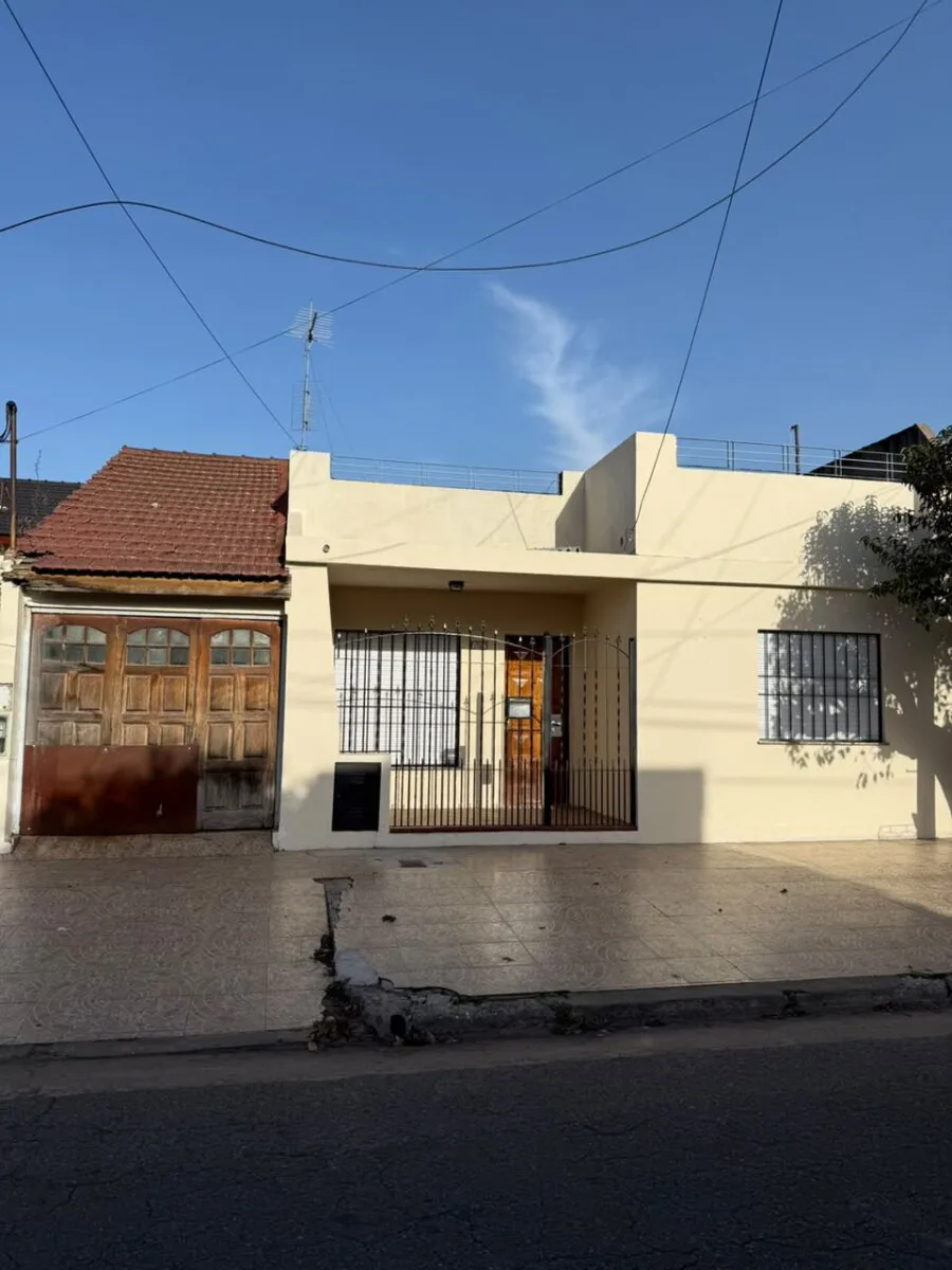Venta de Casa 3 Ambientes en Moron Sur foto 2