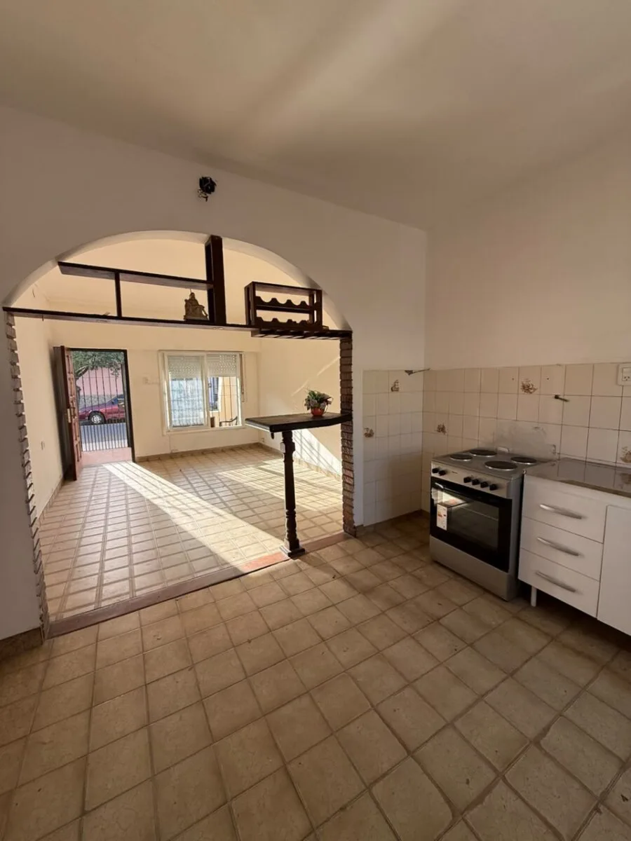 Venta de Casa 3 Ambientes en Moron Sur foto 4