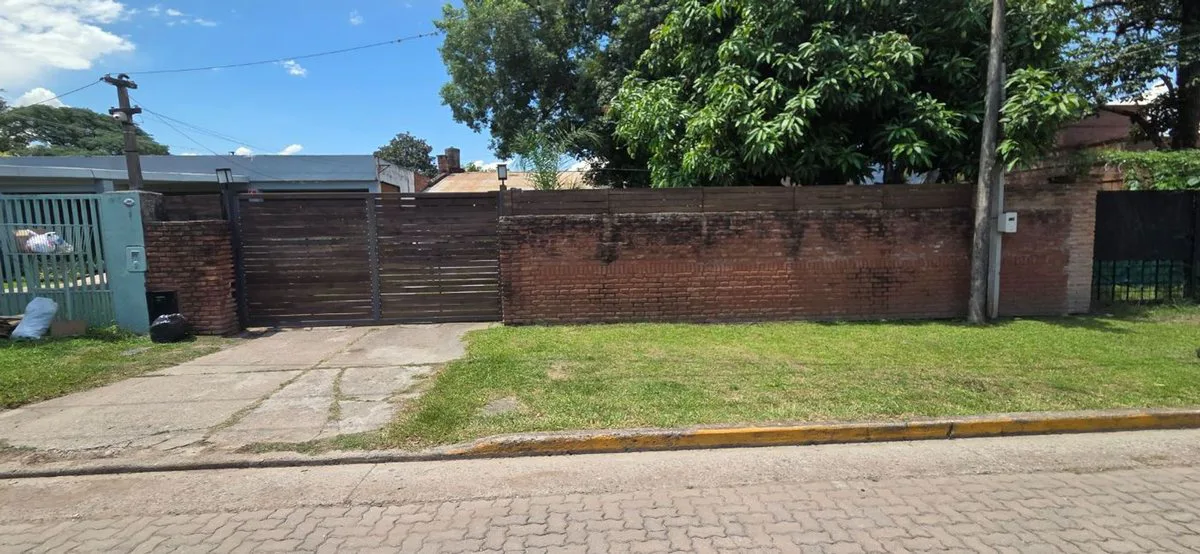 VENTA CASA A REFACCIONAR YERBA BUENA CON PILETA foto 2