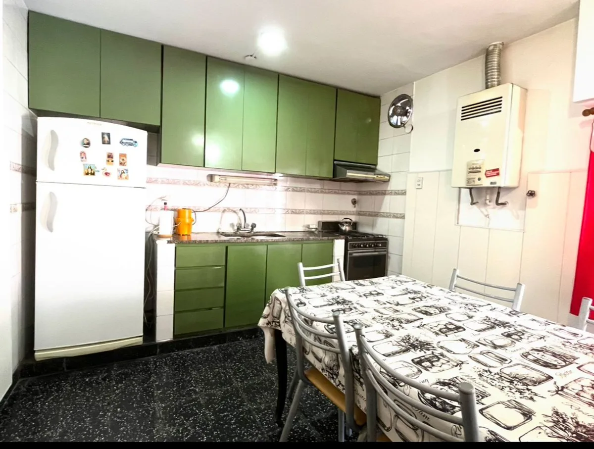 VENTA CASA LOTE PROPIO 3AMB.COCH PARQUE AVELLANEDA foto 3