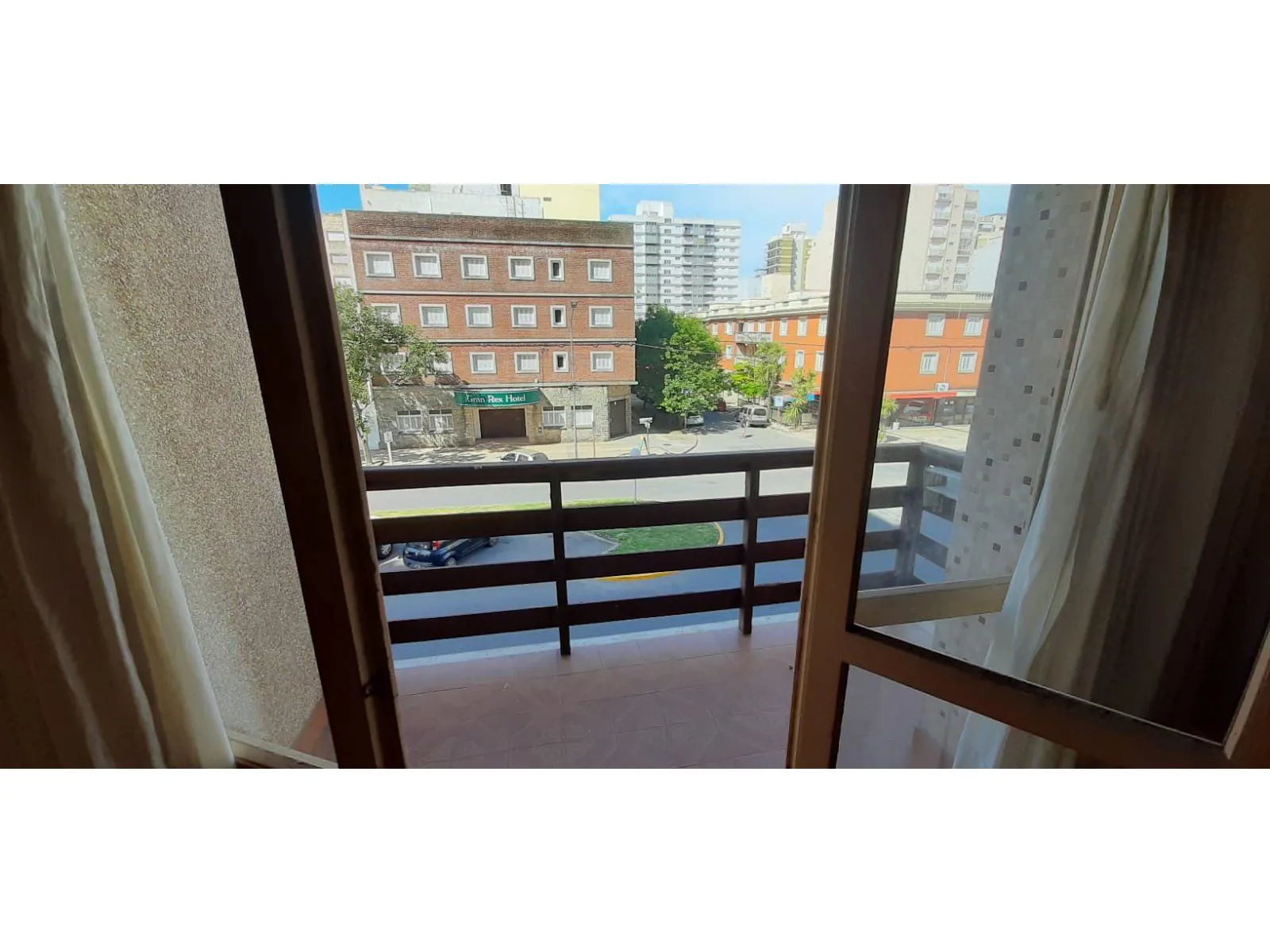 2-Bedroom Apartment with Balcony in Miramar, Metro Building – photo 11 of 12