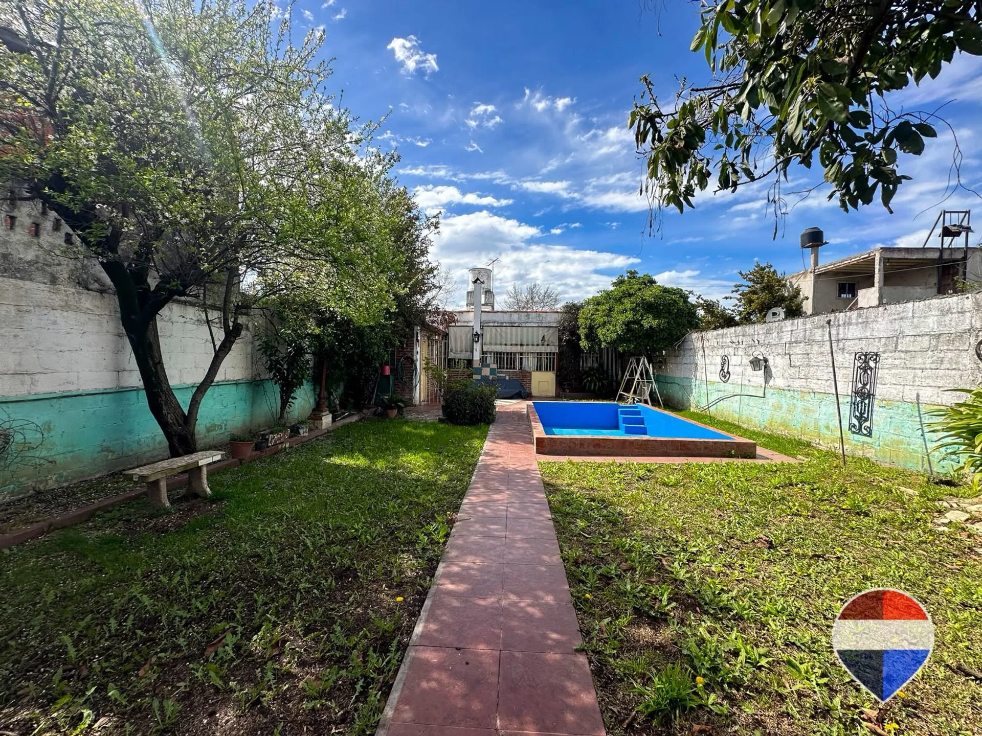 CASA EN VENTA MONTE GRANDE 4 AMBIENTES CON PARQUE foto 2