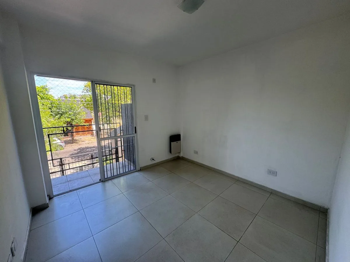 DEPARTAMENTO ALQUILER MORON GAS BALCON PROFESIONAL foto 4