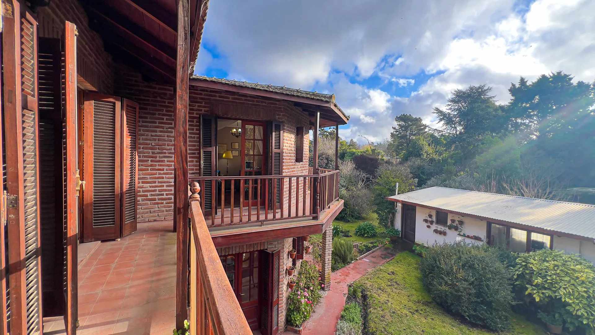 VENTA CHALET 3 AMB. LAS DALIAS PARQUE QUINCHO foto 3