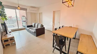 VENTA MODERNO DEPARTAMENTO 2 AMBIENTES CON COCHERA EN HAEDO NORTE. foto 3