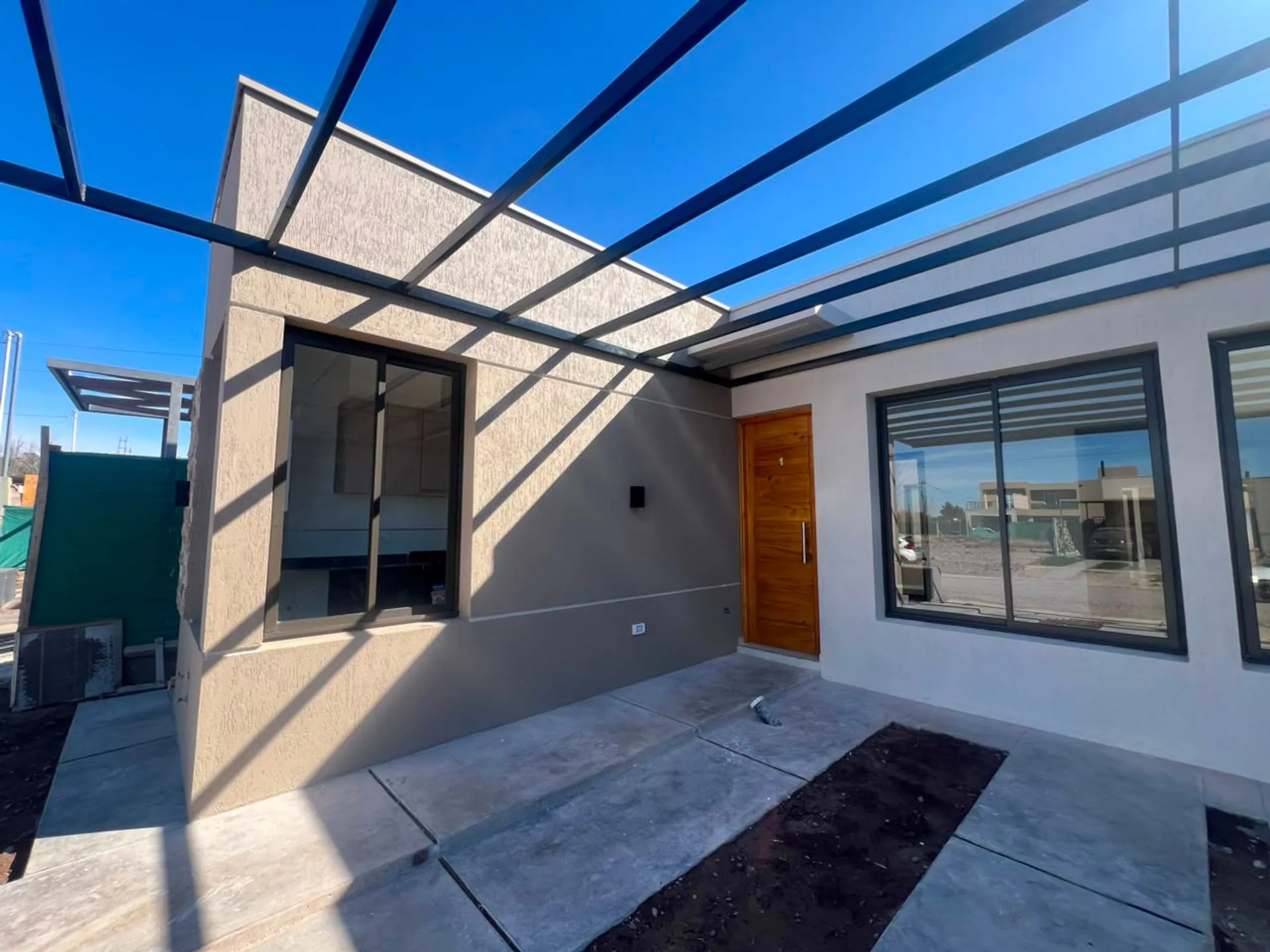 VENTA CASA DOS DORMITORIOS BARRIO PRIVADO MAIPU foto 2