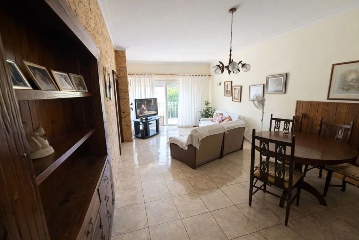 VENTA DEPARTAMENTO 3 AMBIENTES COCHERA BALCON foto 2
