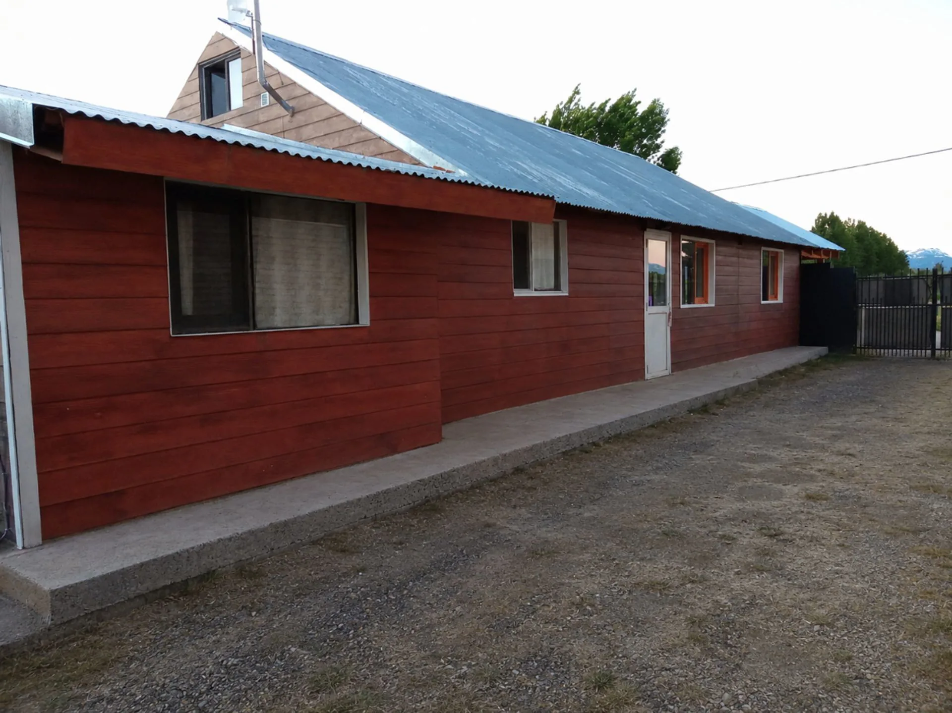 Casa en venta en Trevelin – 3 dormitorios, amplio foto 3