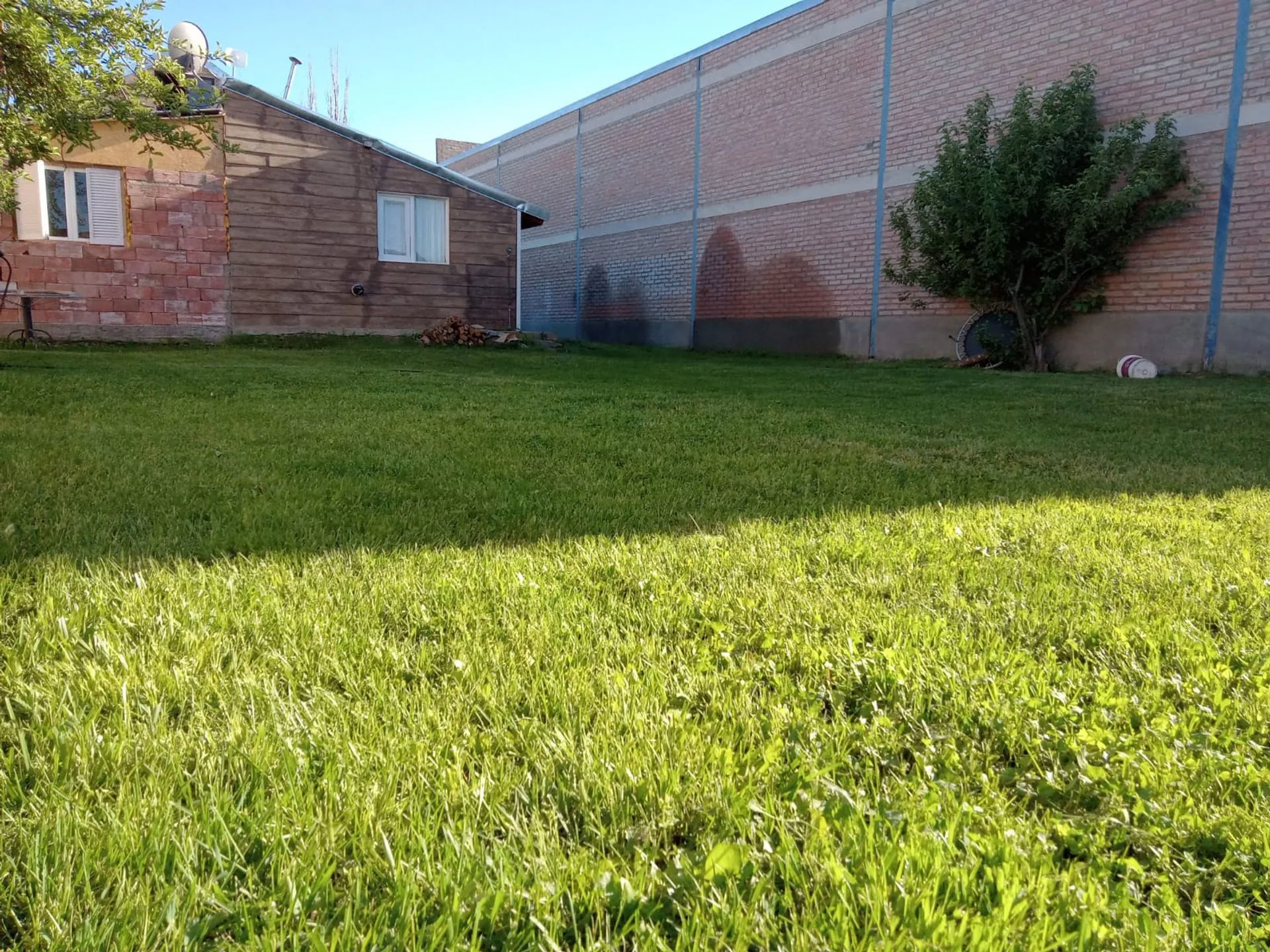 Casa en venta en Trevelin – 3 dormitorios, amplio foto 4