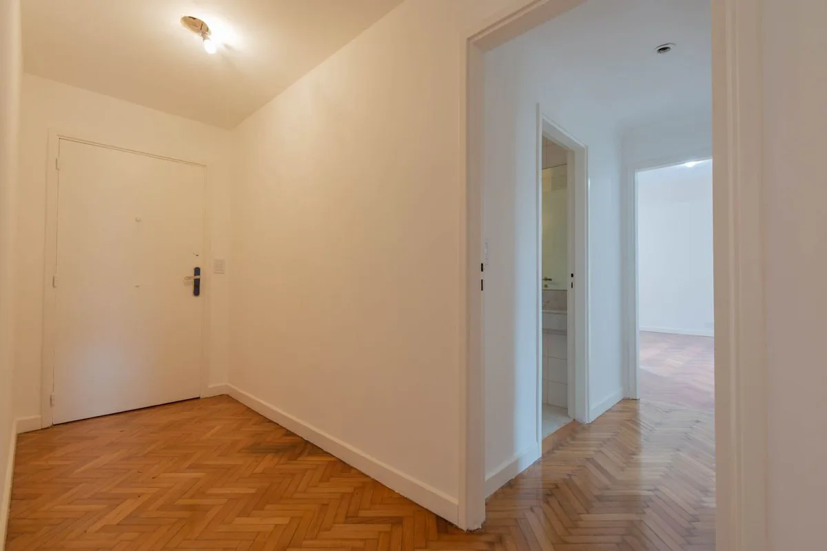VENTA DEPARTAMENTO 4 AMBIENTES CON COCHERA RETIRO foto 3