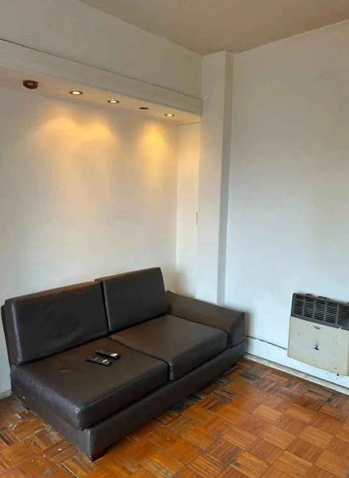 Se vende un departamento de 2 ambientes con balcón - Barracas foto 3