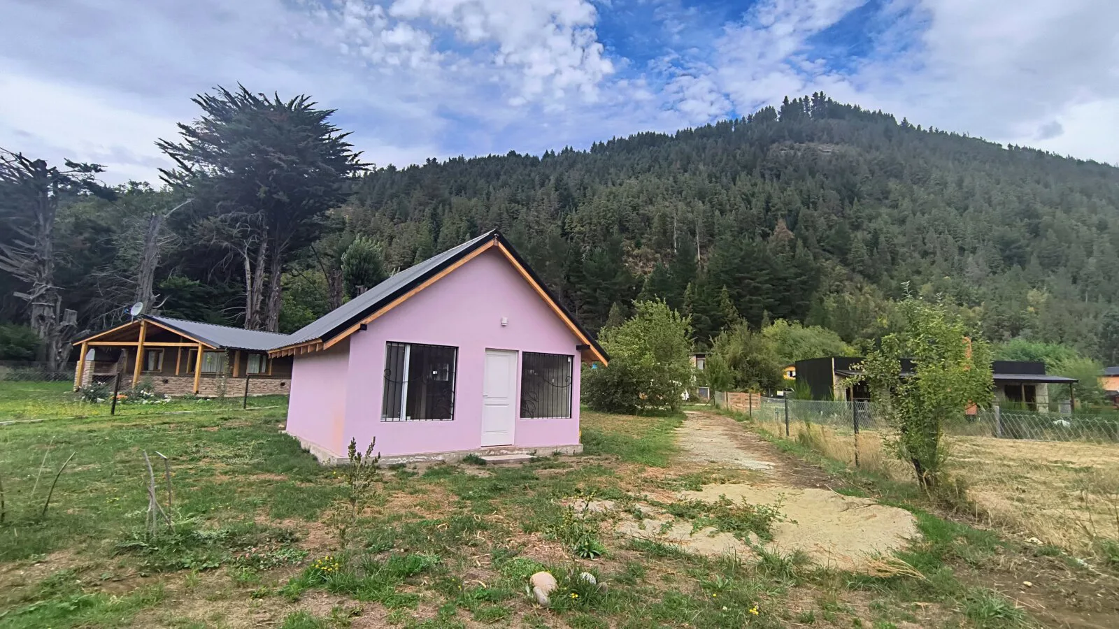 (084)LAGO PUELO, DOS CASITAS Monoambiente a estrenar con terreno de 1.000mts2 en Altos Di Puelo foto 4