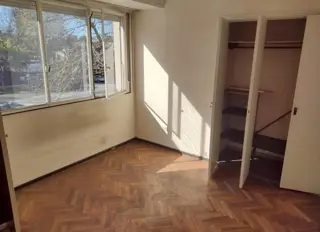 VENTA DE DEPARTAMENTO A RECICLAR. AL FRENTE. UBICACION ESTRATEGICA. foto 5