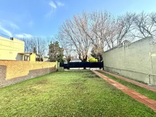 Venta Importante Lote con Dos Viviendas Impecables, Gba Sur - Zonaprop foto 4