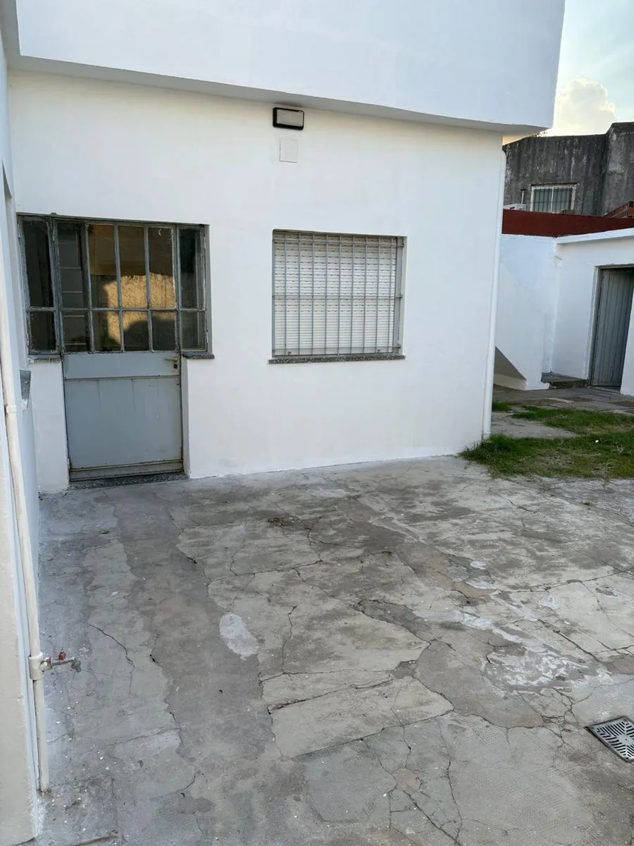 VENTA CASA 3 AMBIENTES MAS DEPARTAMENTO HURLINGHAM foto 4