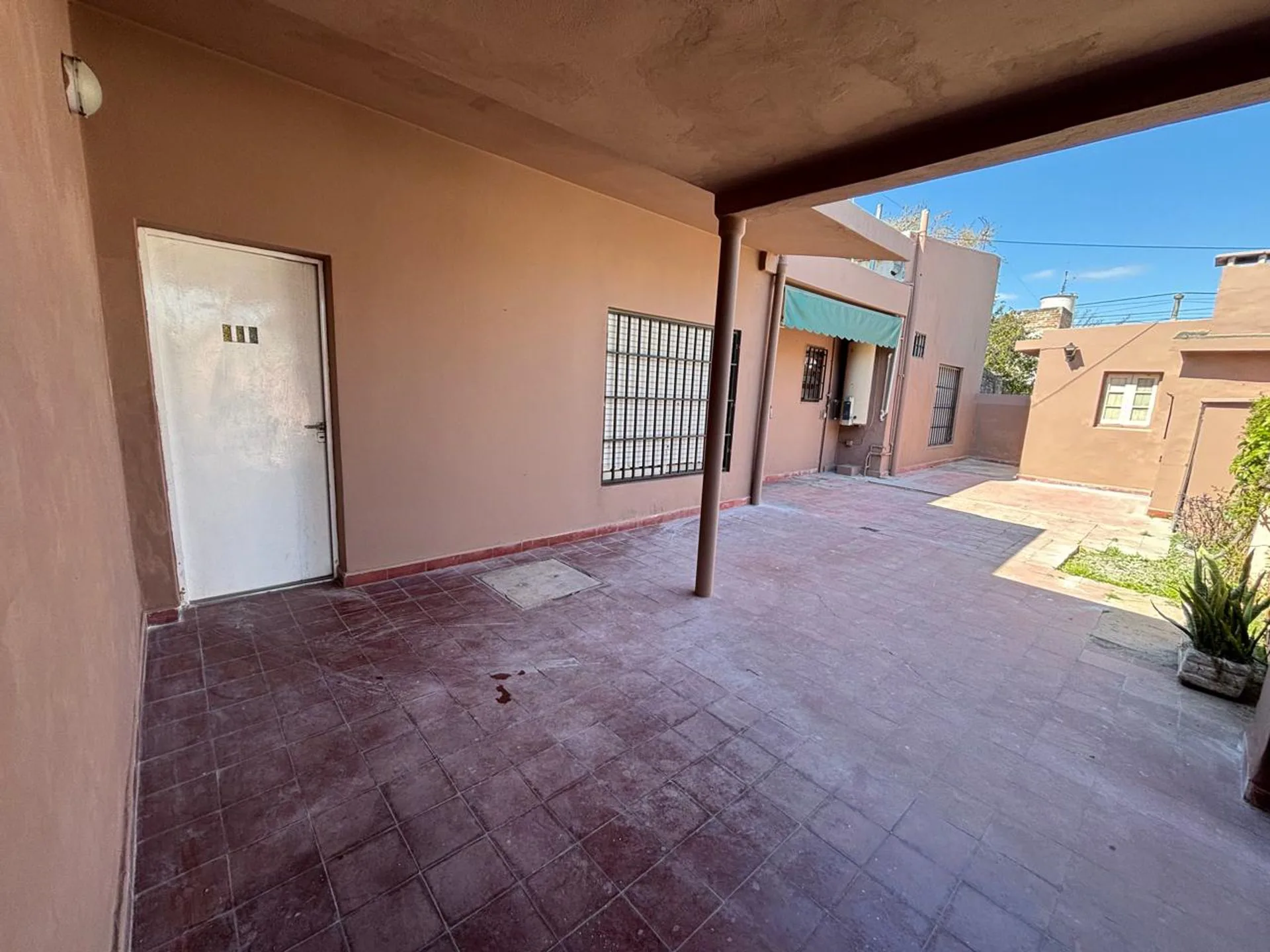 VENTA CASA | 2 HABITACIONES | BARRIO CATEDRAL foto 2